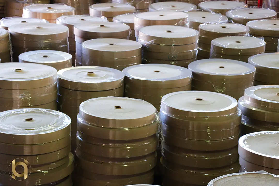 انباشت رول های مقوایی برش خورده2