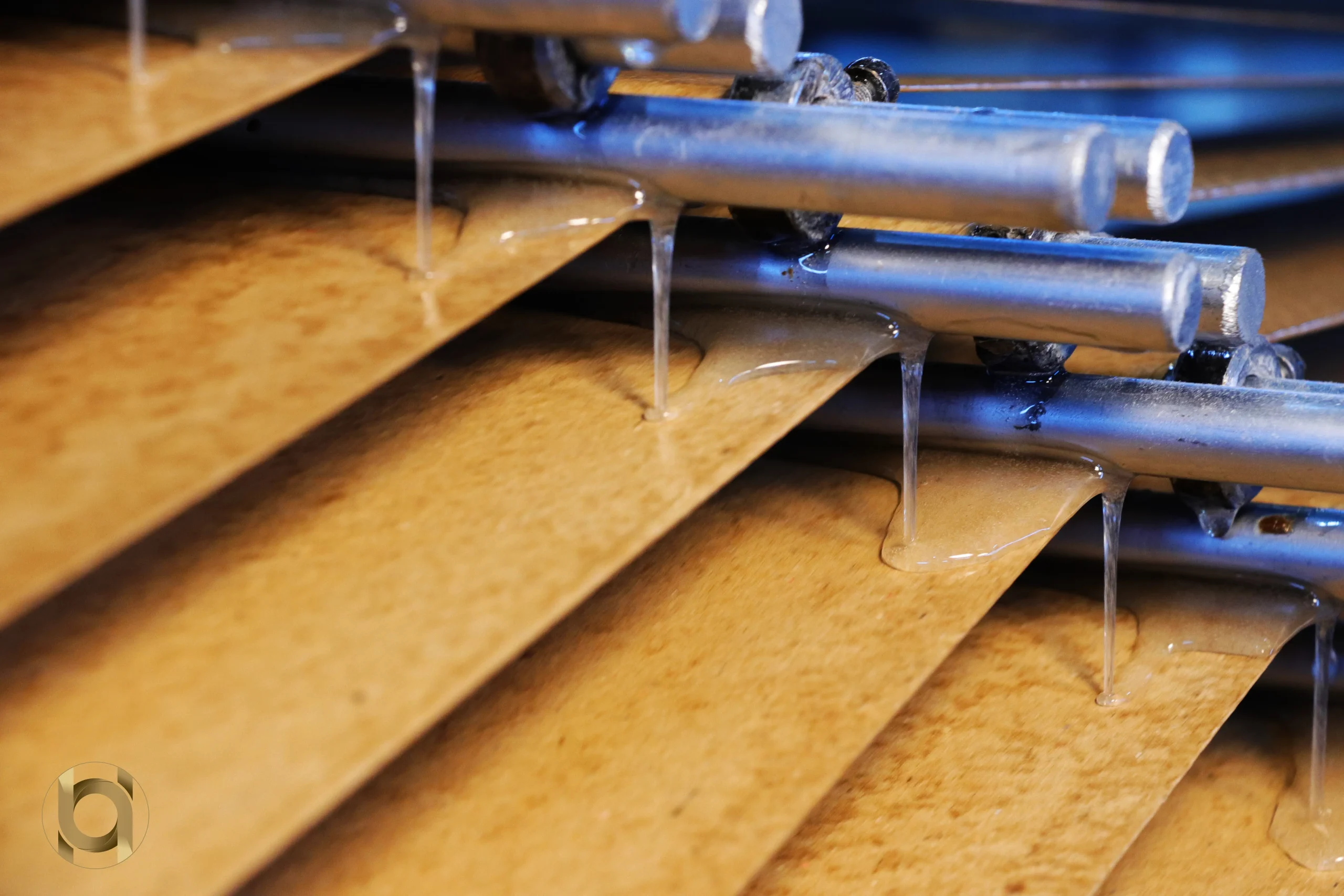 چسب روی لایه های لوله مقوایی